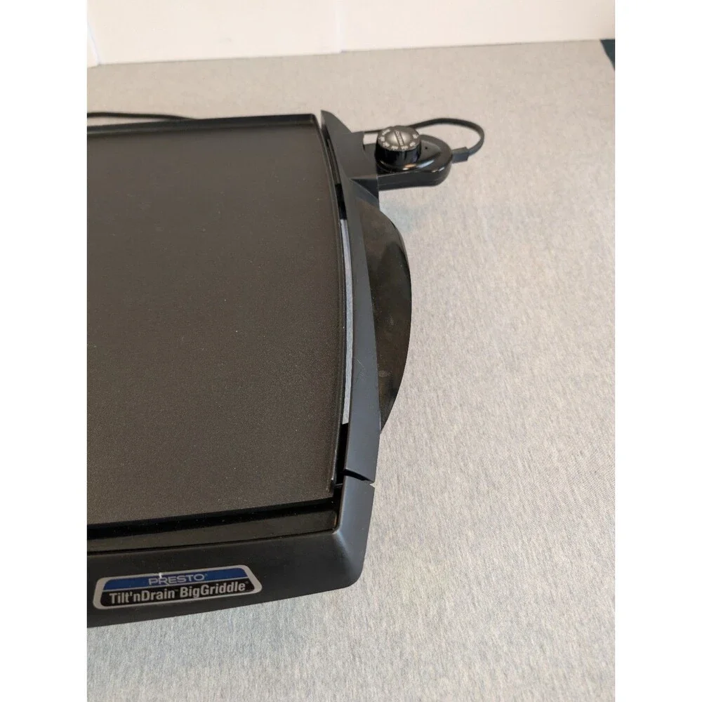 Presto Tilt'nDrain BigGriddle 1500W Adjustable Temp Electric Griddle Black 07046